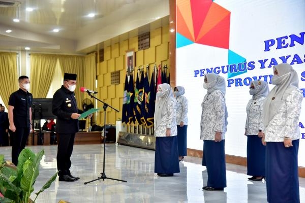 Edy Rahmayadi Kukuhkan Pengurus YKI Sumut Periode 2021-2025